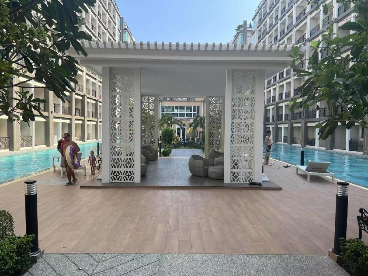 Romantic Beach Apartment芭堤雅水系高档酒店式公寓可做饭 Praia de Jomtien Exterior foto