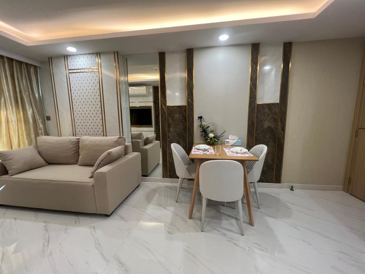 Romantic Beach Apartment芭堤雅水系高档酒店式公寓可做饭 Praia de Jomtien Exterior foto