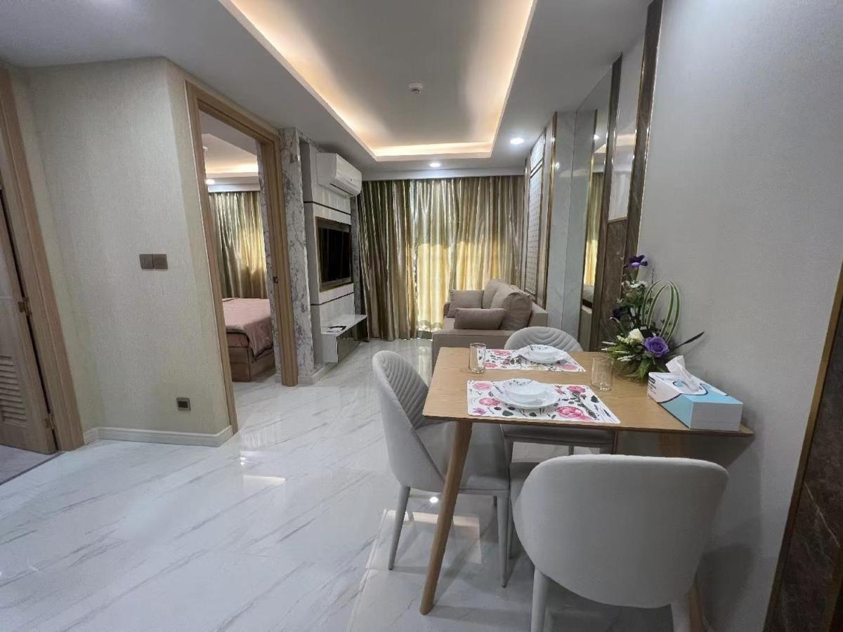 Romantic Beach Apartment芭堤雅水系高档酒店式公寓可做饭 Praia de Jomtien Exterior foto